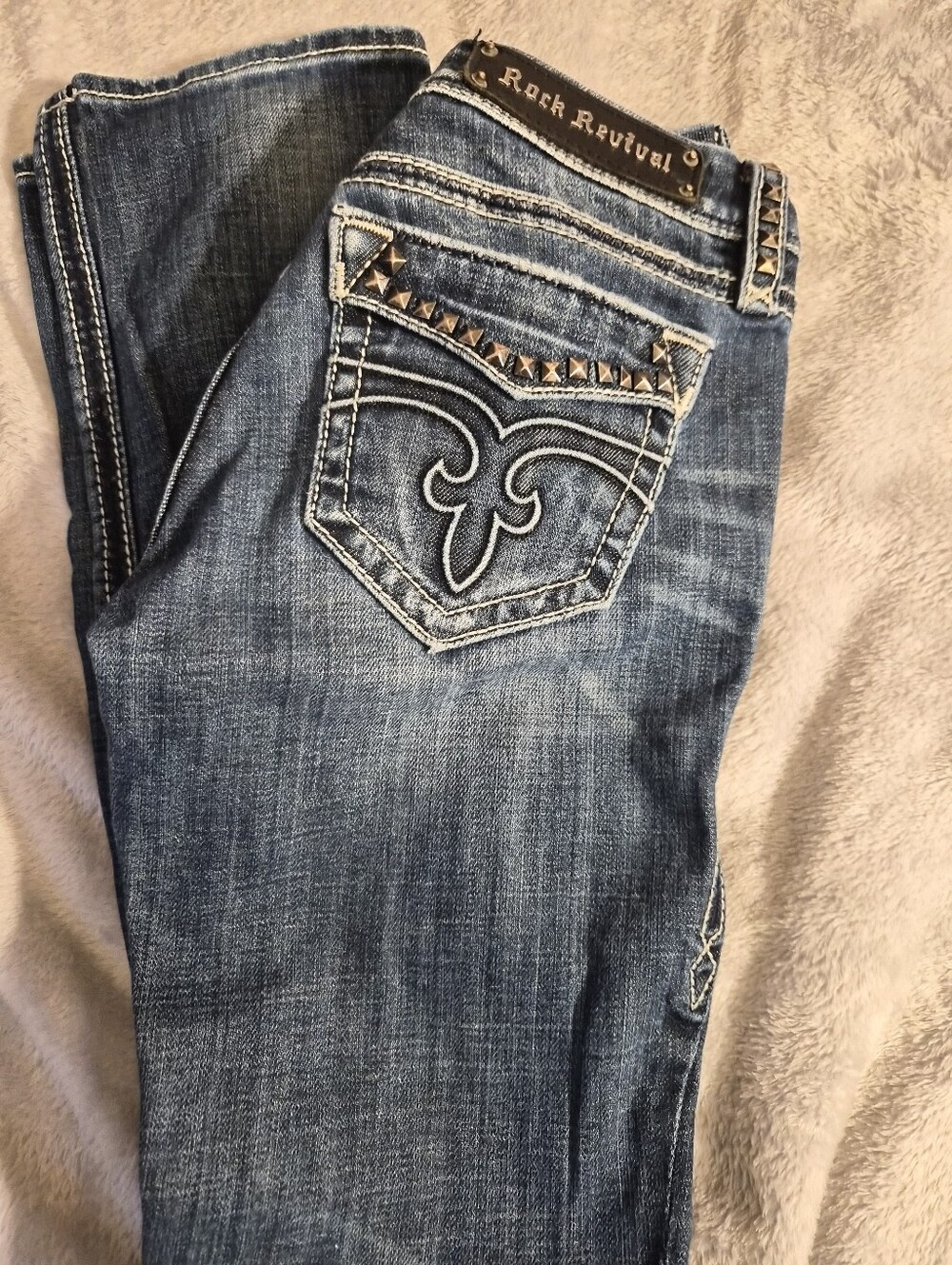 Rock Revival Celine Straight Jeans Women 27 x 31.5 Cecilia Studded Pocket Denim